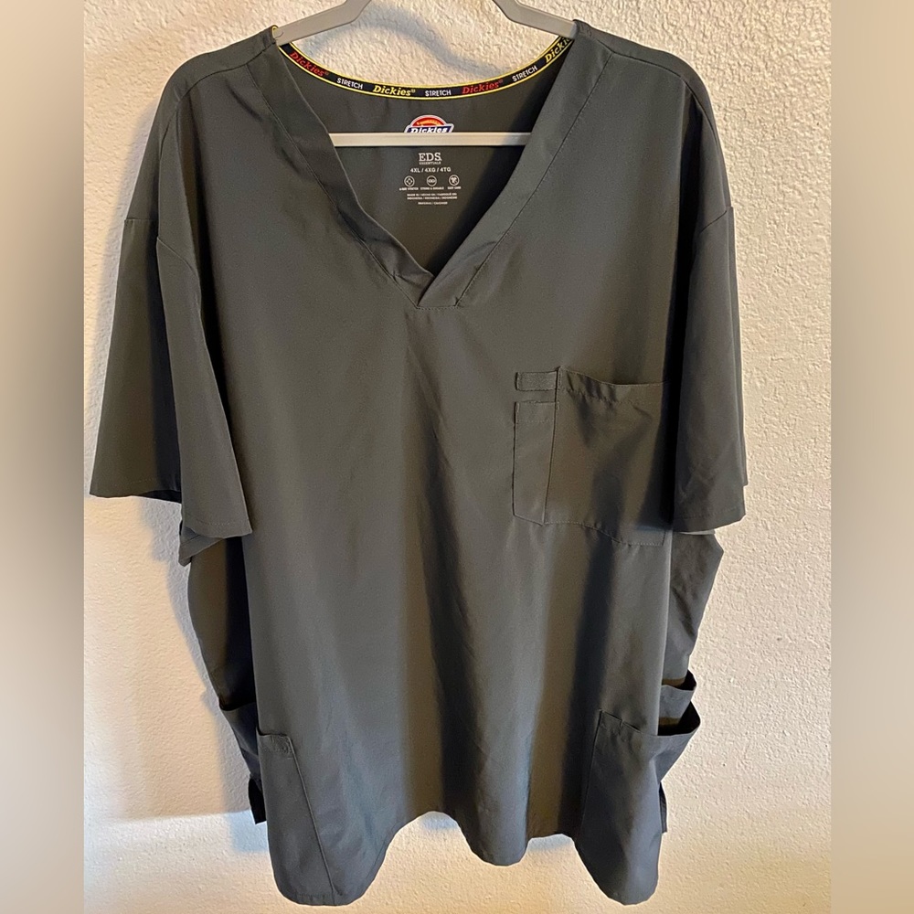 Dickies EDS Essentials Men's 4-Pocket STRETCH V-Neck Scrub Top Pewter Color